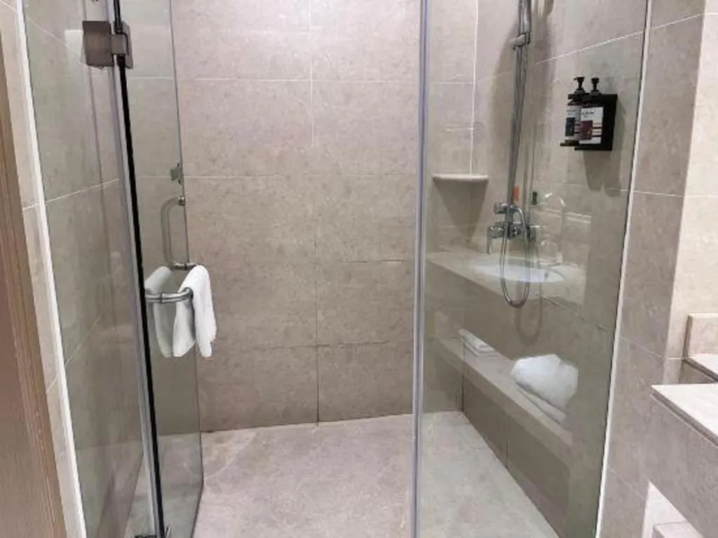 Vienna Hotel Xinfeng West High-Speed Railway Station