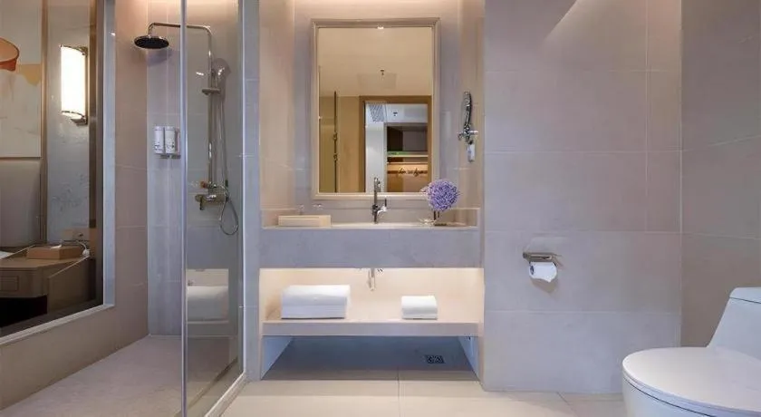 Vienna Hotel Xinfeng West High-Speed Railway Station