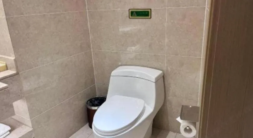 Vienna Hotel Xinfeng West High-Speed Railway Station