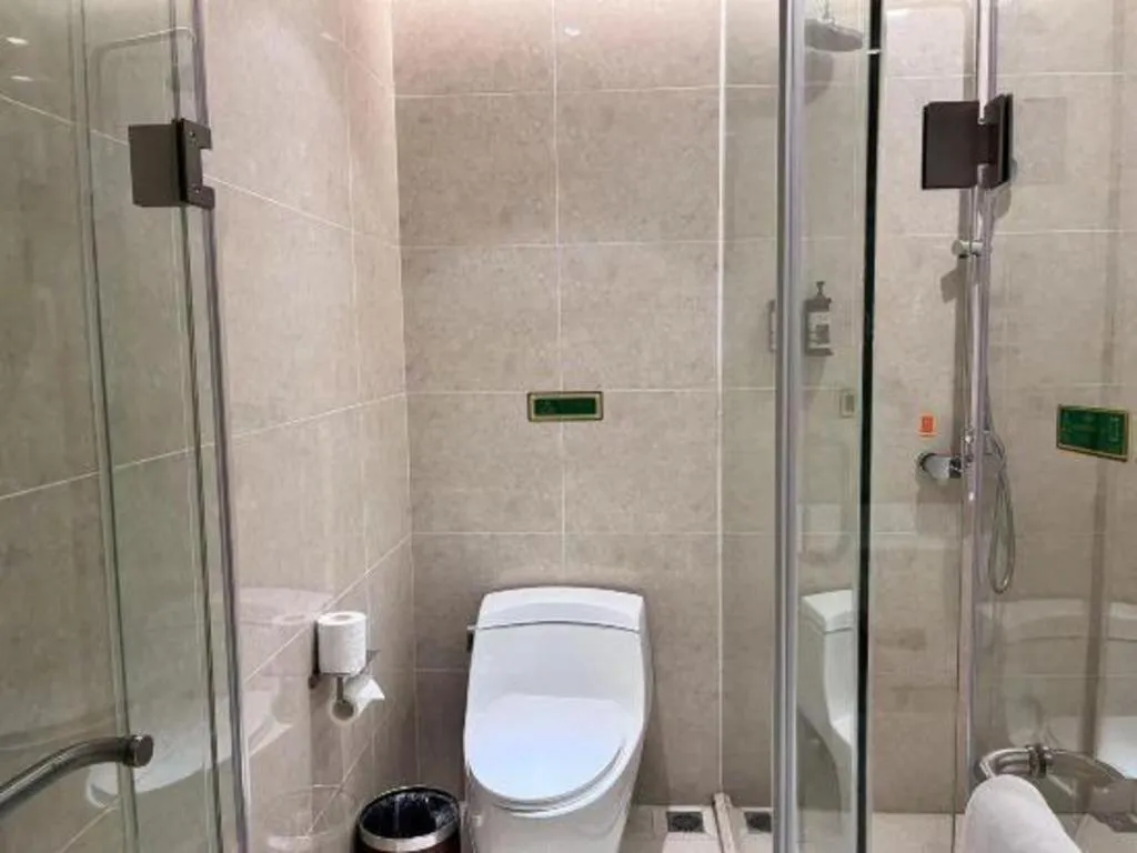 Vienna Hotel Xinfeng West High-Speed Railway Station