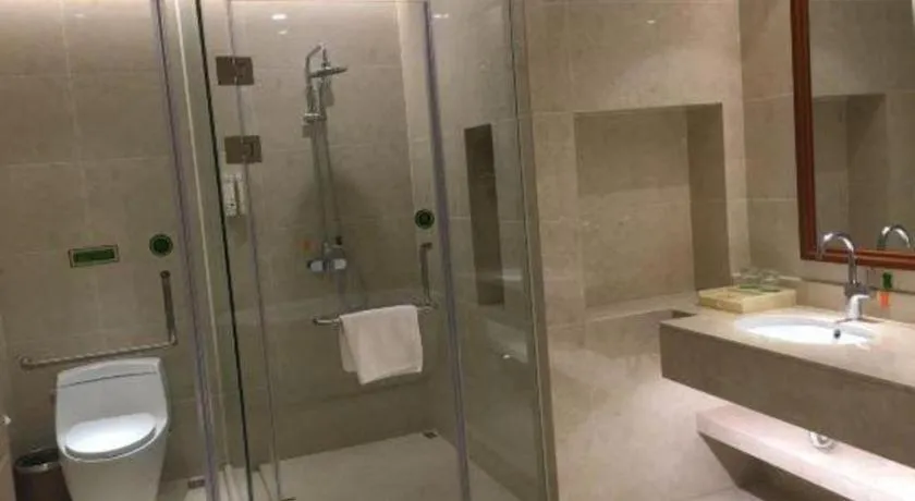 Vienna Hotel Xinfeng West High-Speed Railway Station