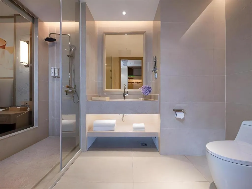 Vienna Hotel Xinfeng West High-Speed Railway Station