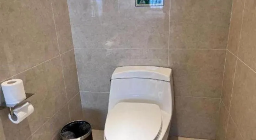 Vienna Hotel Xinfeng West High-Speed Railway Station