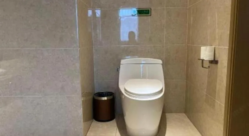 Vienna Hotel Xinfeng West High-Speed Railway Station