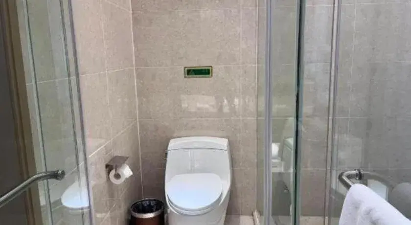 Vienna Hotel Xinfeng West High-Speed Railway Station Vienna Hotel Xinfeng West High-Speed Railway Station