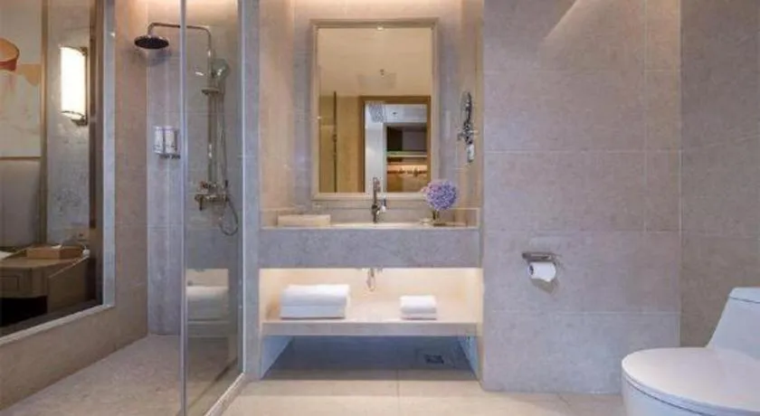 Vienna Hotel Xinfeng West High-Speed Railway Station