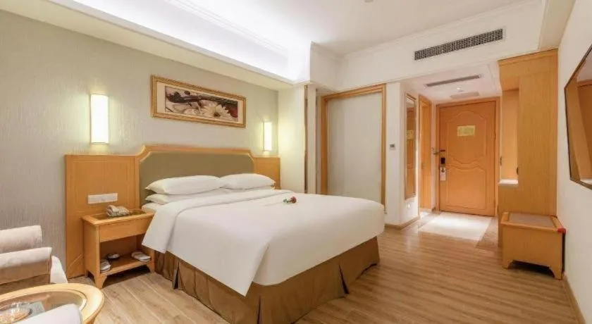 Bed in Vienna Hotel Guangdong Foshan Wenhua North Road