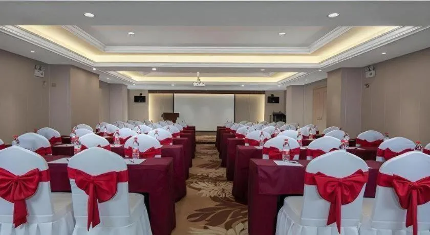 Vienna Hotel Zhengzhou Fengchan Road Fortune Plaza