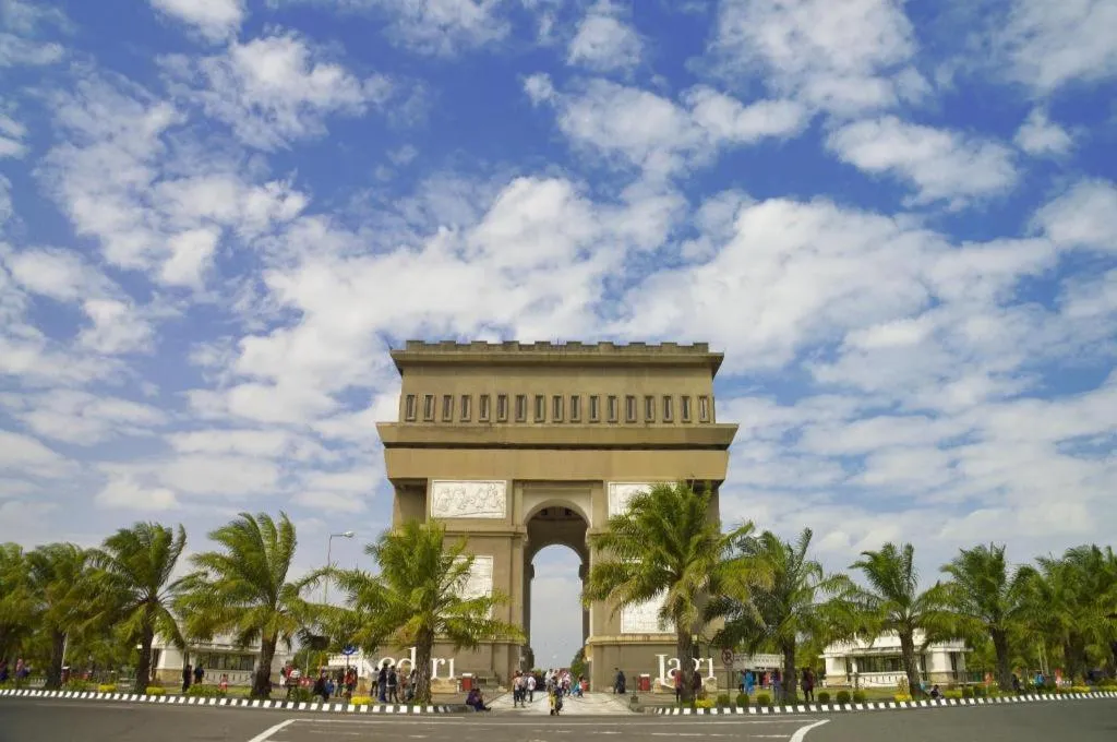 Horison Ultima Semarang