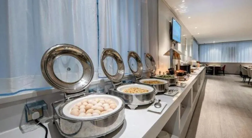 Borrman Hotel Baise High-speed Railway Station Hengning Plaza