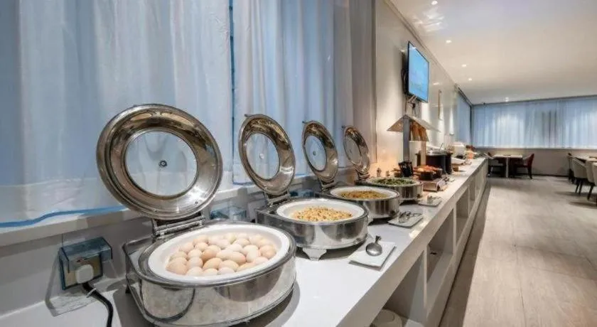 Borrman Hotel Baise High-speed Railway Station Hengning Plaza