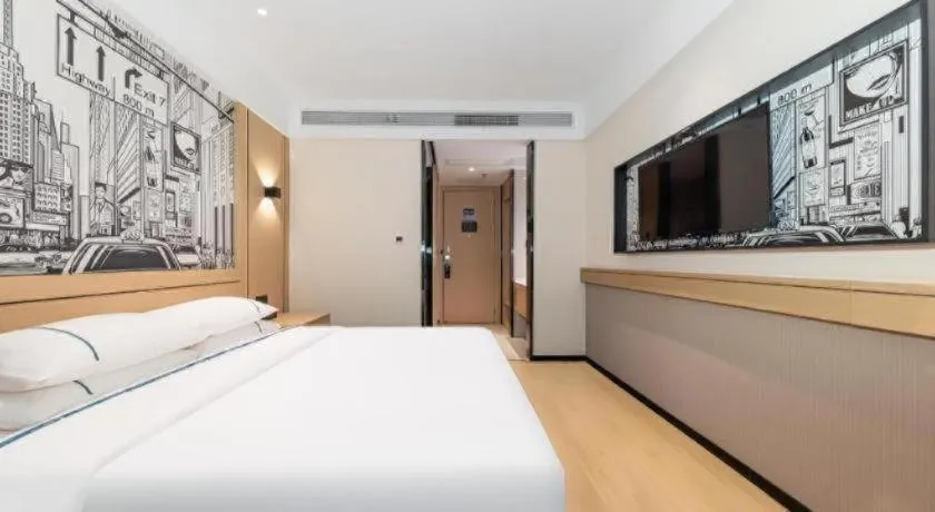 Bed in City Comfort Inn Jingzhou Fantawild Shashi Middle School