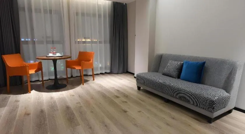 Premier City Comfort Hotel Hechi Luocheng Central Plaza