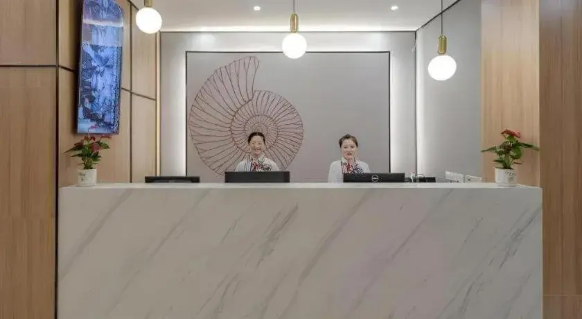 Shell Hotel Shnaghai Beiqiao Metro Station Shell Hotel Shnaghai Beiqiao Metro Station