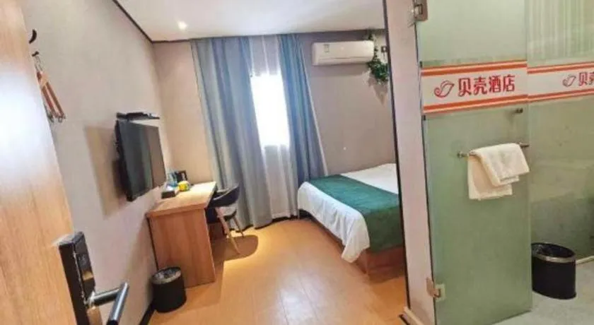 Bed in Shell Hotel Shnaghai Beiqiao Metro Station