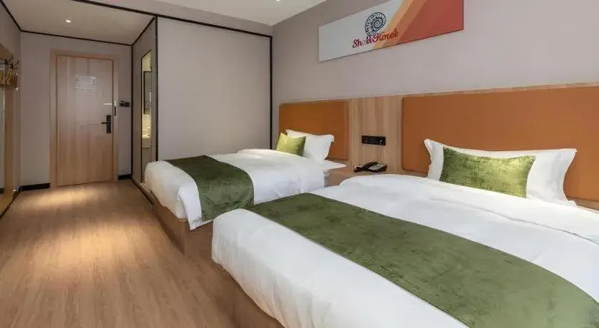 Bed in Shell Hotel Shnaghai Beiqiao Metro Station Bed in Shell Hotel Shnaghai Beiqiao Metro Station