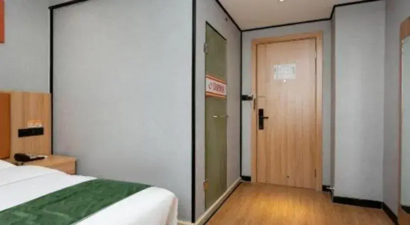 Bed in Shell Hotel Shnaghai Beiqiao Metro Station Bed in Shell Hotel Shnaghai Beiqiao Metro Station