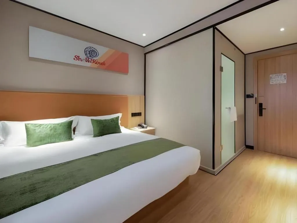 Bed in Shell Hotel Shnaghai Beiqiao Metro Station