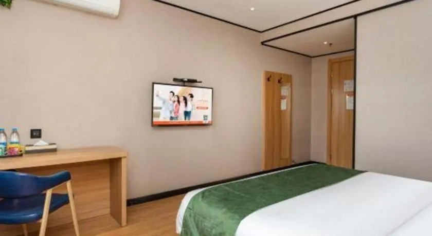 Bed in Shell Hotel Shnaghai Beiqiao Metro Station