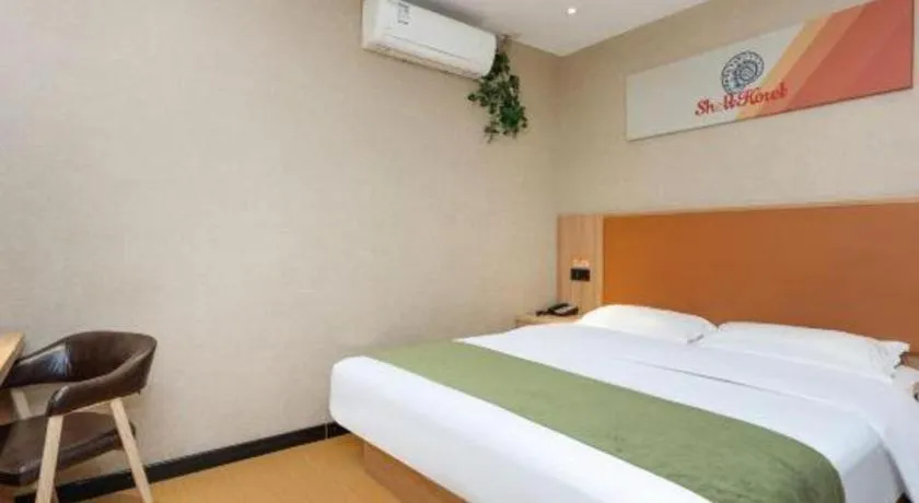 Bed in Shell Hotel Shnaghai Beiqiao Metro Station