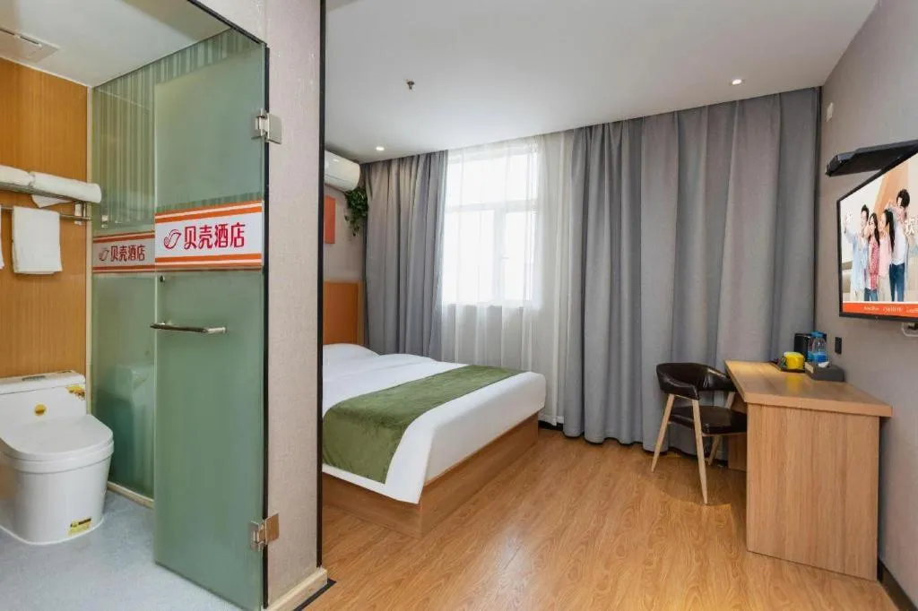 Bed in Shell Hotel Shnaghai Beiqiao Metro Station