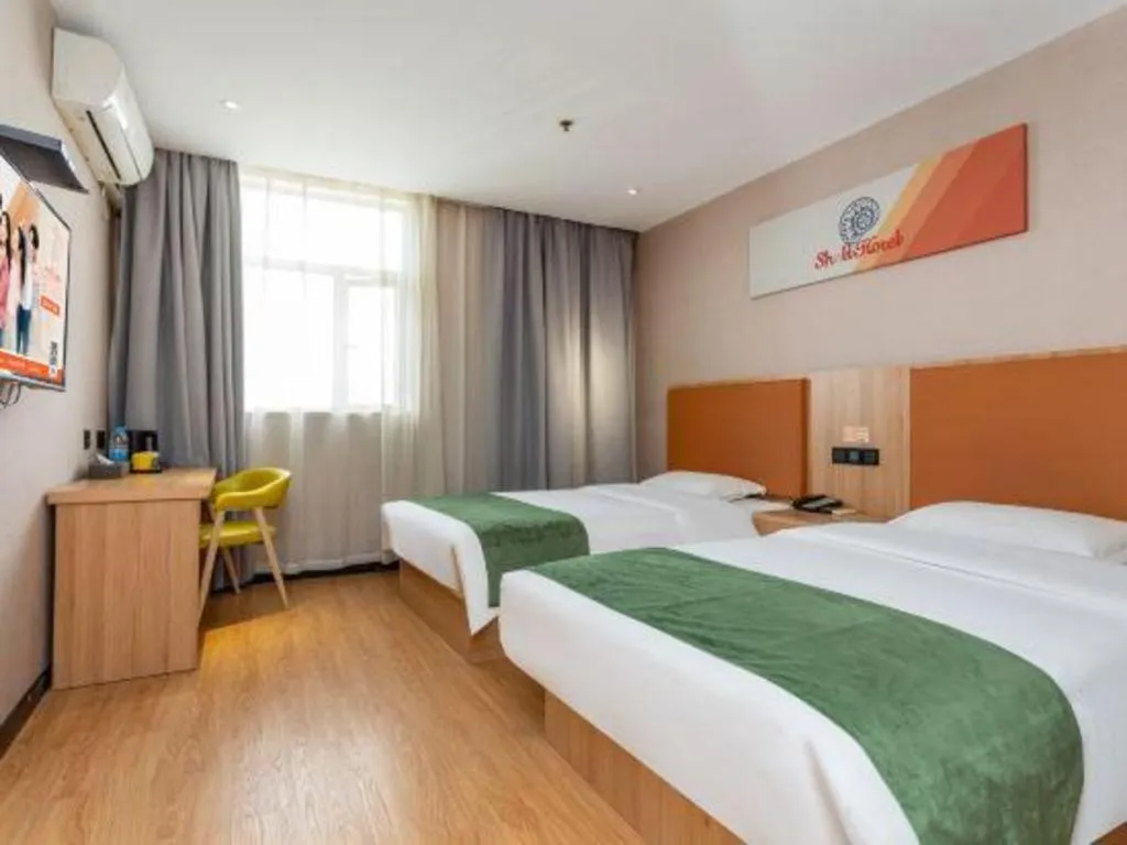 Bed in Shell Hotel Shnaghai Beiqiao Metro Station