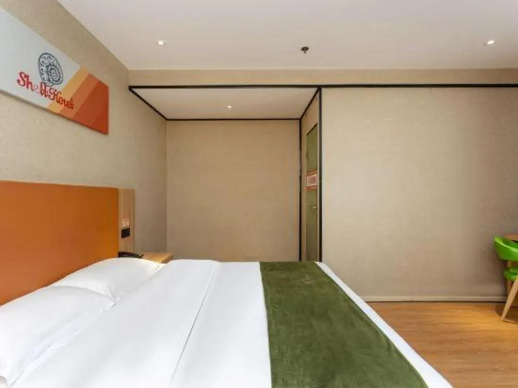 Bed in Shell Hotel Shnaghai Beiqiao Metro Station
