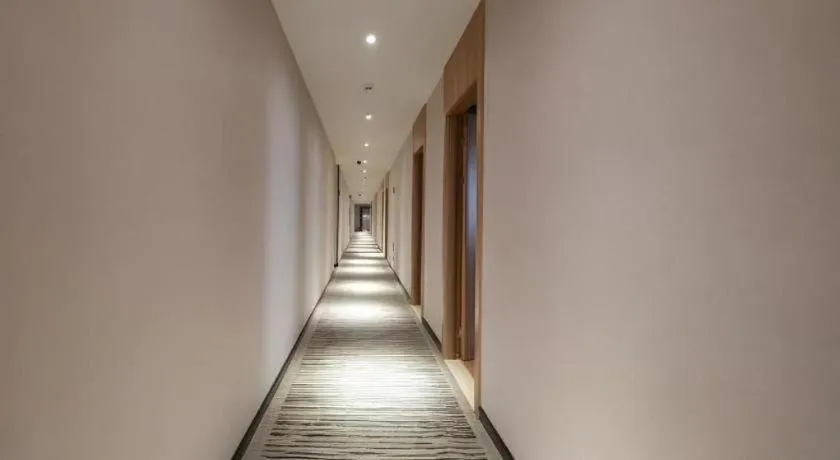 Shell Hotel Shnaghai Beiqiao Metro Station