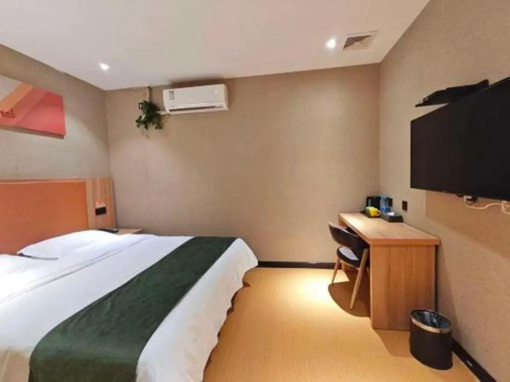 Bed in Shell Hotel Shnaghai Beiqiao Metro Station