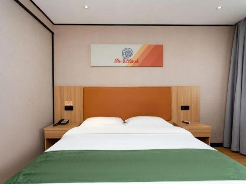Bed in Shell Hotel Shnaghai Beiqiao Metro Station