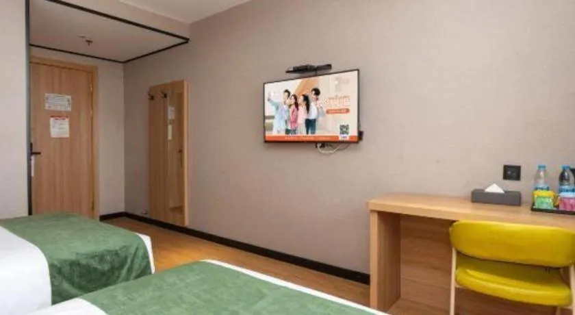 Bed in Shell Hotel Shnaghai Beiqiao Metro Station