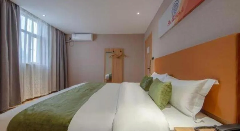 Bed in Shell Hotel Shnaghai Beiqiao Metro Station