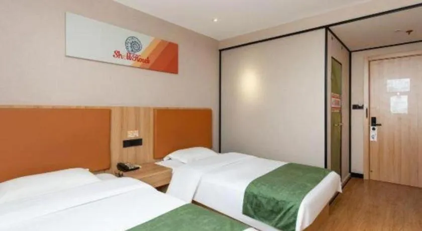 Bed in Shell Hotel Shnaghai Beiqiao Metro Station