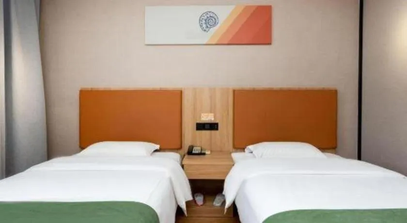 Bed in Shell Hotel Shnaghai Beiqiao Metro Station