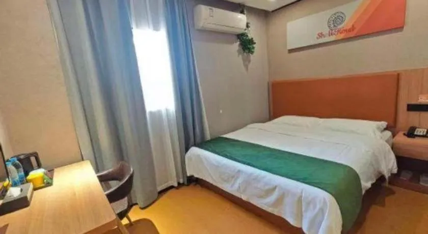 Bed in Shell Hotel Shnaghai Beiqiao Metro Station
