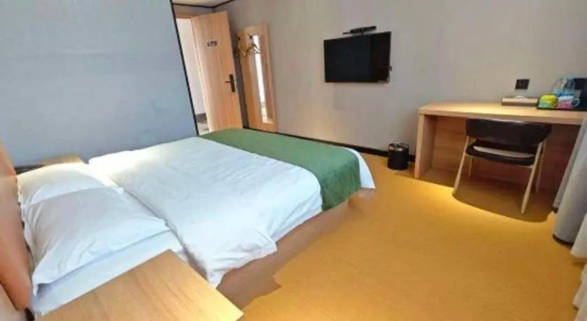 Bed in Shell Hotel Shnaghai Beiqiao Metro Station