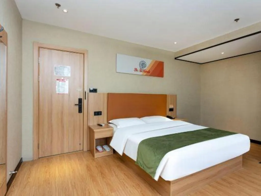 Bed in Shell Hotel Shnaghai Beiqiao Metro Station
