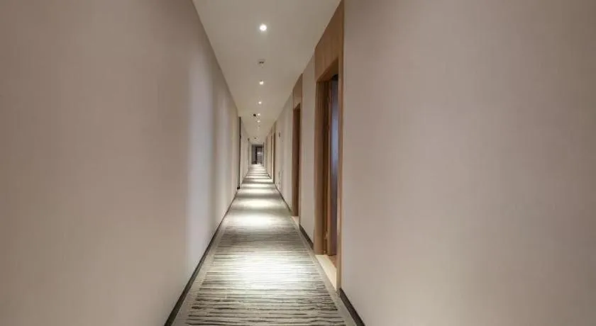 Shell Hotel Shnaghai Beiqiao Metro Station