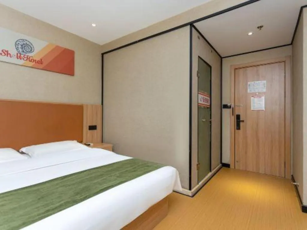 Bed in Shell Hotel Shnaghai Beiqiao Metro Station