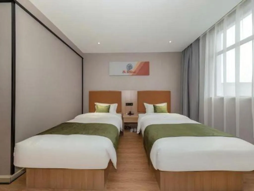 Bed in Shell Hotel Shnaghai Beiqiao Metro Station