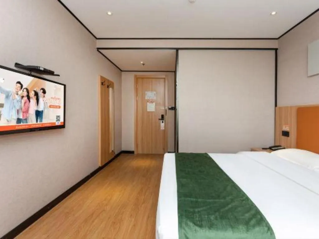 Bed in Shell Hotel Shnaghai Beiqiao Metro Station