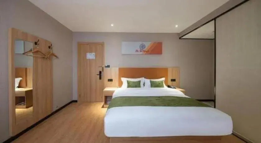 Bed in Shell Hotel Shnaghai Beiqiao Metro Station Bed in Shell Hotel Shnaghai Beiqiao Metro Station