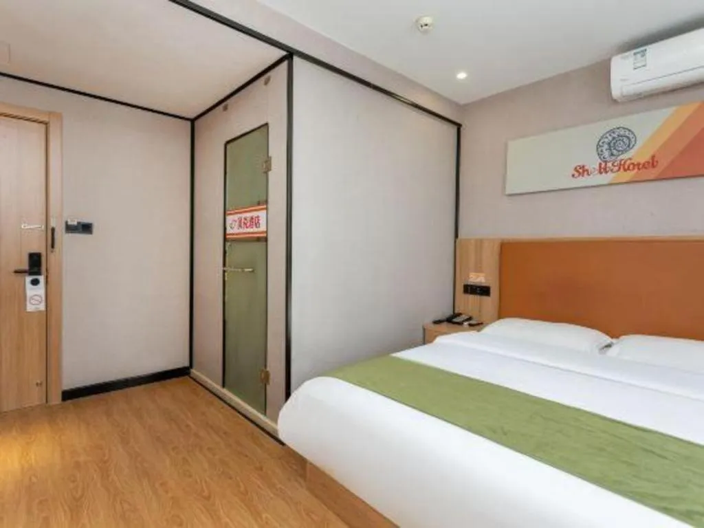 Bed in Shell Hotel Shnaghai Beiqiao Metro Station