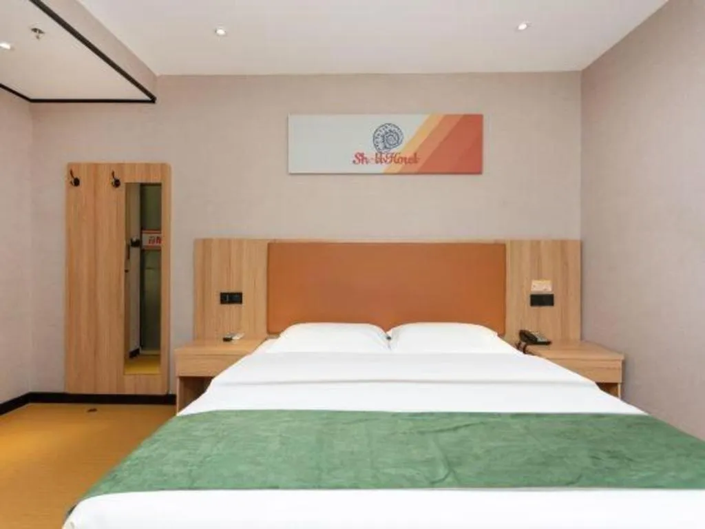 Bed in Shell Hotel Shnaghai Beiqiao Metro Station