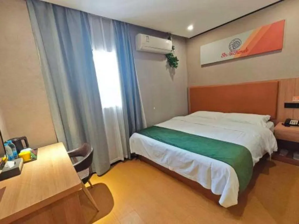 Bed in Shell Hotel Shnaghai Beiqiao Metro Station