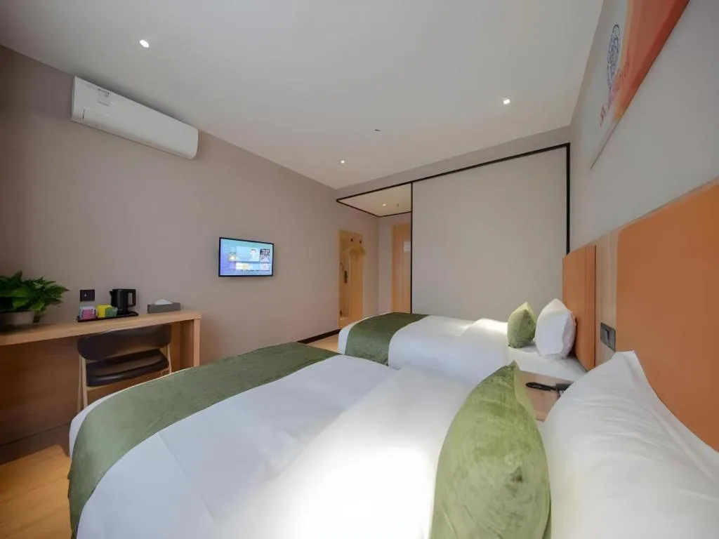 Bed in Shell Hotel Shnaghai Beiqiao Metro Station