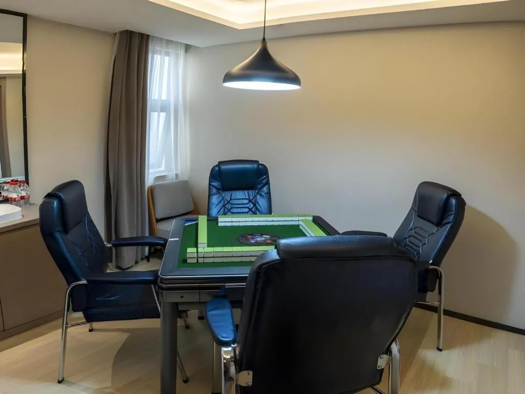 GreenTree Eastern Chongqing Yangjiaping Pedestrian Street Mixc Hotel