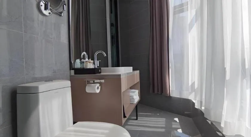 GreenTree Eastern Chongqing Yangjiaping Pedestrian Street Mixc Hotel