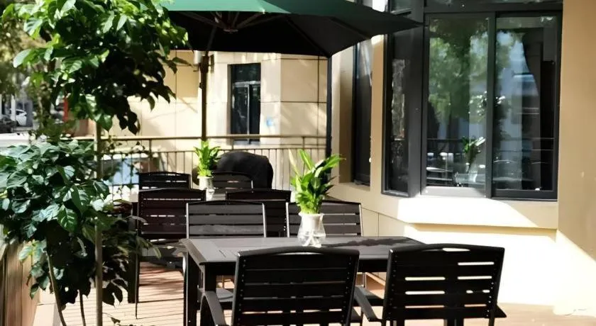 GreenTree Eastern Chongqing Yangjiaping Pedestrian Street Mixc Hotel