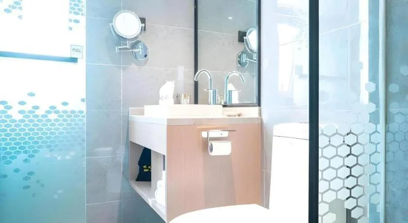 GreenTree Eastern Chongqing Yangjiaping Pedestrian Street Mixc Hotel